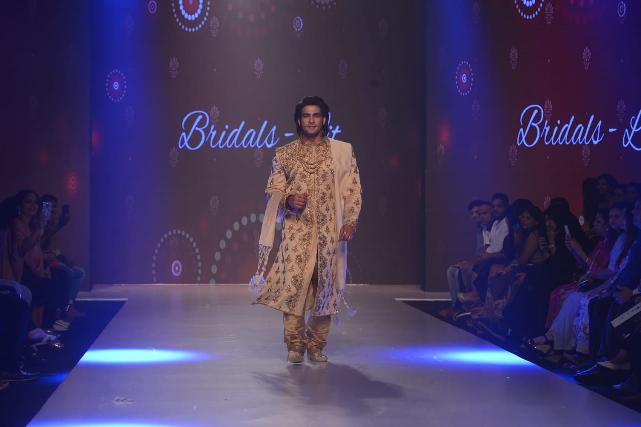 TV ACTOR MALKHAN SINGH MADE A STUNNING SHOWSTOPPER AT BOMBAY TIMES FASHION WEEK