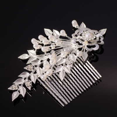 The perfect wedding hair combs for your big day