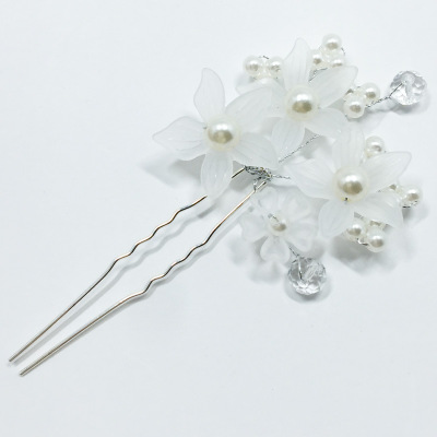 Here have bridal guide to choose wedding accessories
