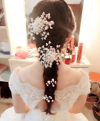 Why wedding hair pins are popular by bridal?