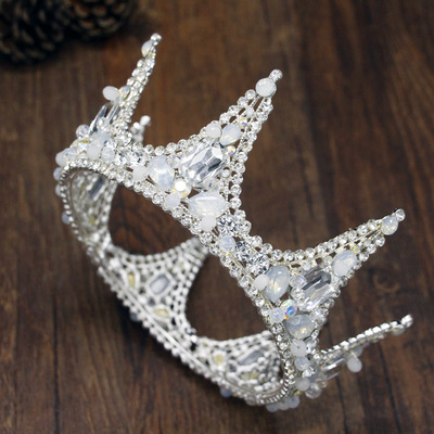 Why wedding tiaras so popular by bridal?