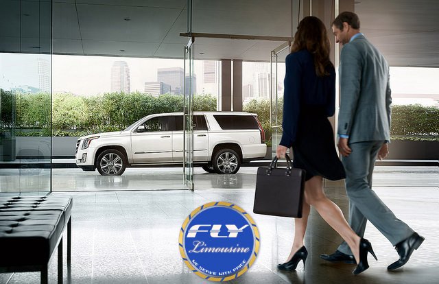 Book an Airport Limo in Toronto from Fly Limousine