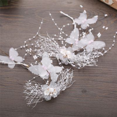Amazingly Versatile Flower Clips For Your Hair