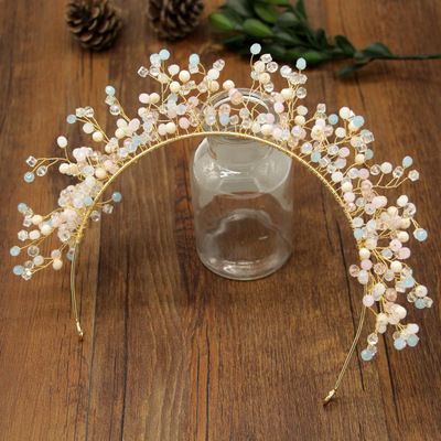 Find the best bridal hair combs for your special day