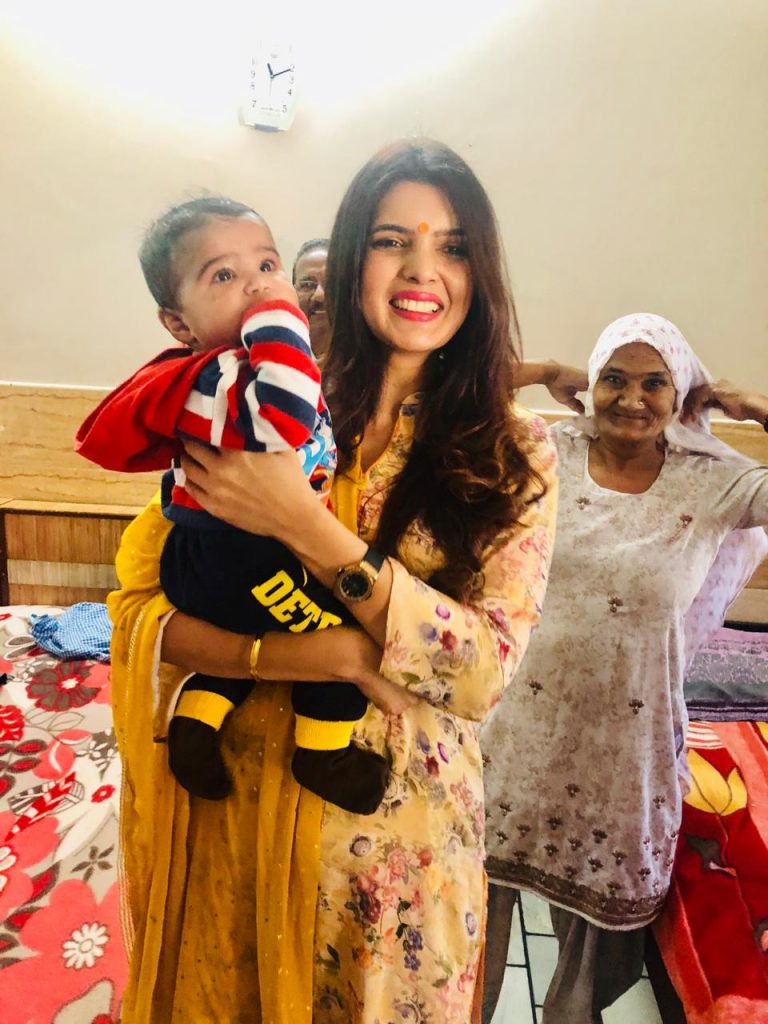 “Bollywood Actress Ihana Dhillon Celebrates Diwali this year with New Born Kids”