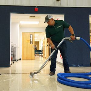 What are the advantages of flood damage restoration professionals?
