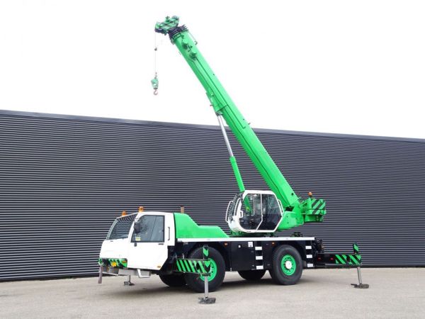 What to Look for in a Trustworthy Crane Hire Company