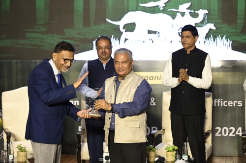 hero-of-bellary-mining-scam-dipak-sarmah-gets-eco-warrior-life-time-achievement-award