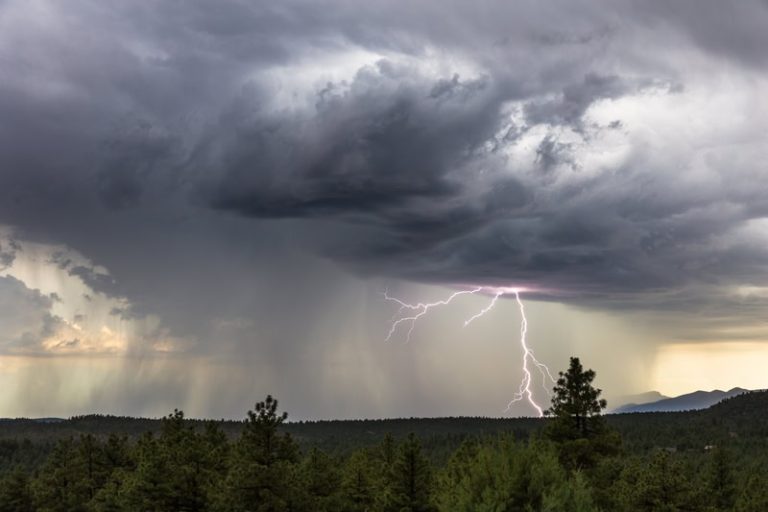 Meteo, fenomeni estremi nei prossimi mesi