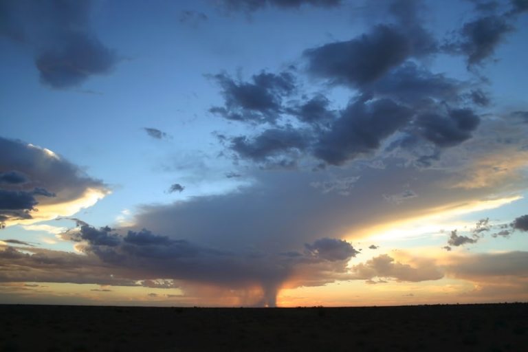 meteo-negli-stati-uniti:-tempeste-di-neve-e-decine-di-tornado