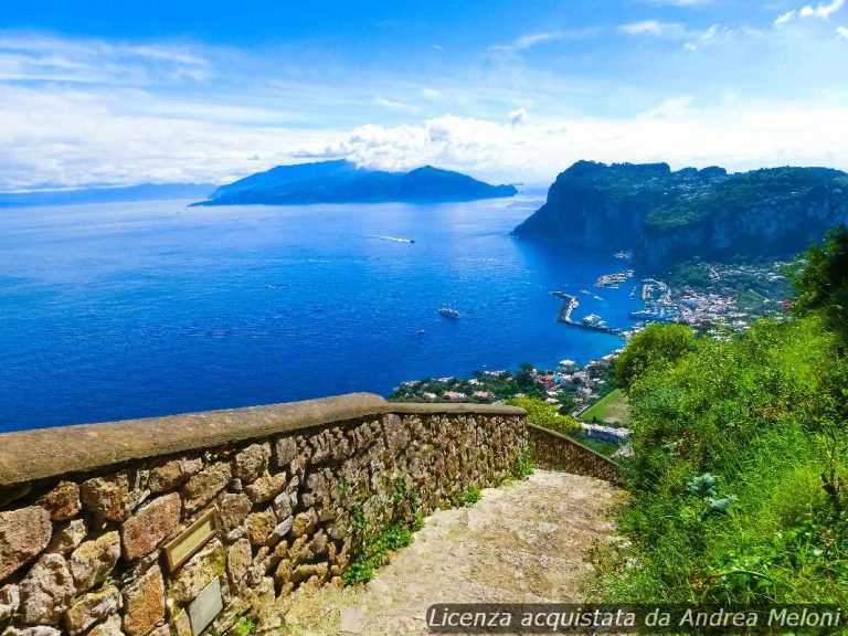 meteo-napoli:-nuvoloso-con-piovaschi-e-temporali,-vento-a-tratti