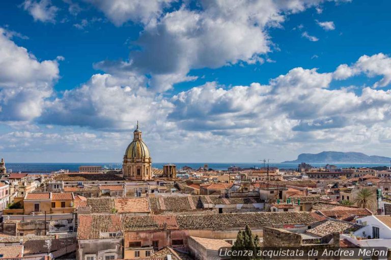 Meteo Palermo: domani nuvoloso con rovesci, successivamente schiarite e vento
