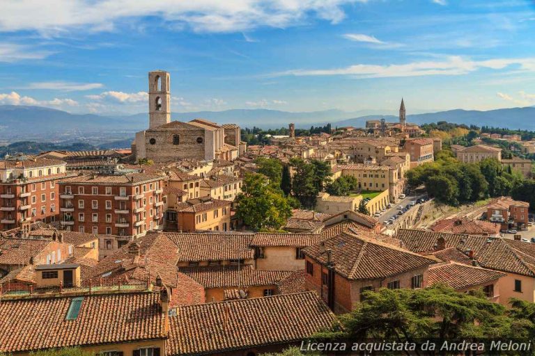 meteo-perugia:-pioggia-e-vento-domani,-seguiti-da-nuvolosita-e-pioviggine