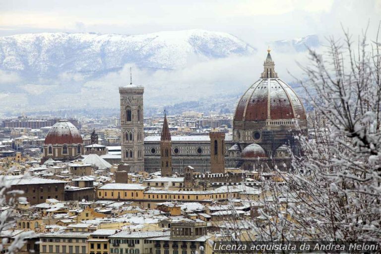 Meteo Firenze: Domani poco nuvoloso con vento, poi aumento della nuvolosità e ventoso