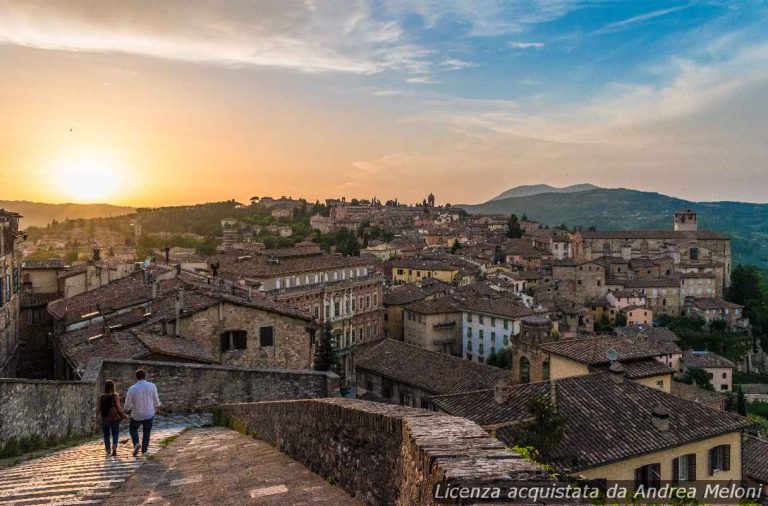 Meteo Perugia: Domani Nubi Sparse e Vento, Seguirà Maggiore Copertura Nuvolosa