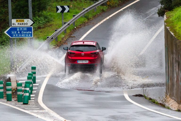 Meteo Spagna oggi: vento forte, temporali e neve anche a bassa quota
