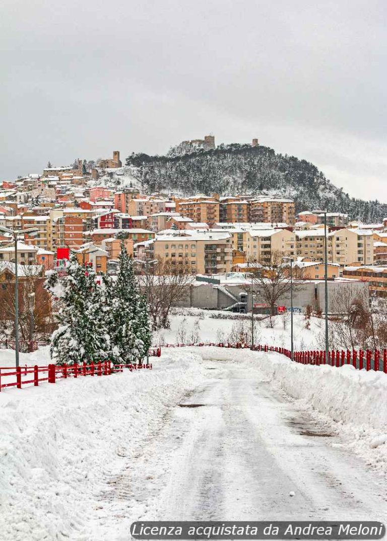 Meteo Campobasso: domani nuvoloso con piovaschi, ventoso a tratti, poi schiarite