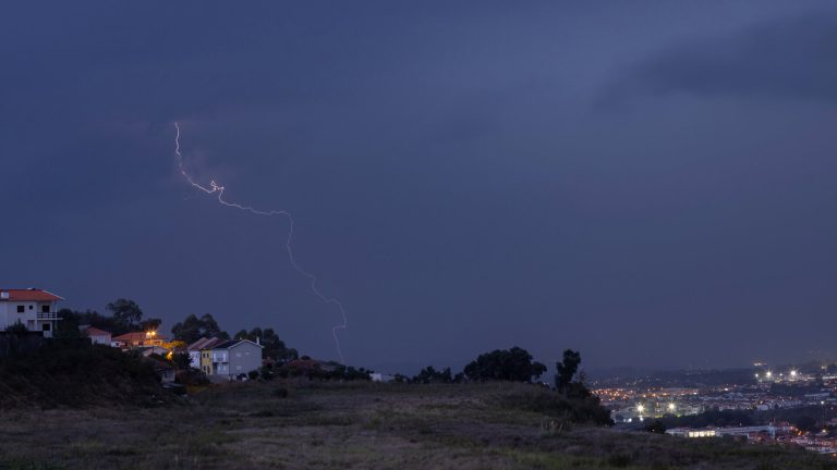 Meteo Portogallo oggi: allerta gialla per pioggia, fulmini e grandine