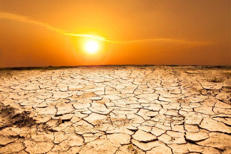 meteo-estate-2025-in-italia:-caldo-estremo,-siccita-e-fenomeni-violenti,-ecco-cosa-ci-aspetta