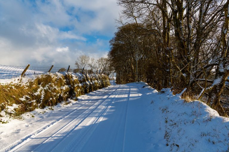 meteo-irlanda,-shock-primaverile:-neve-e-piogge-torrenziali-colpiscono-l’est