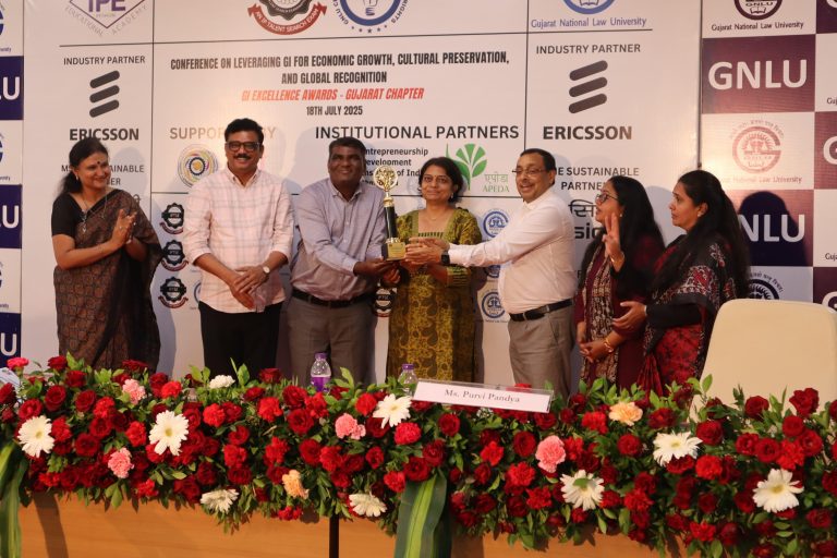 Hastkala Setu Yojana Wins GI Excellence Award – Gujarat Chapter for Promotion and Tagging of Handicrafts