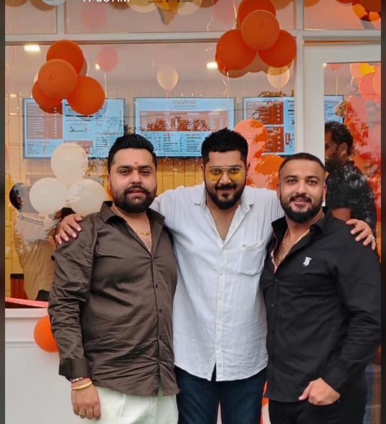 doner-&-gyros-and-nora-burger-expand-footprint-with-grand-opening-in-mansarovar,-jaipur